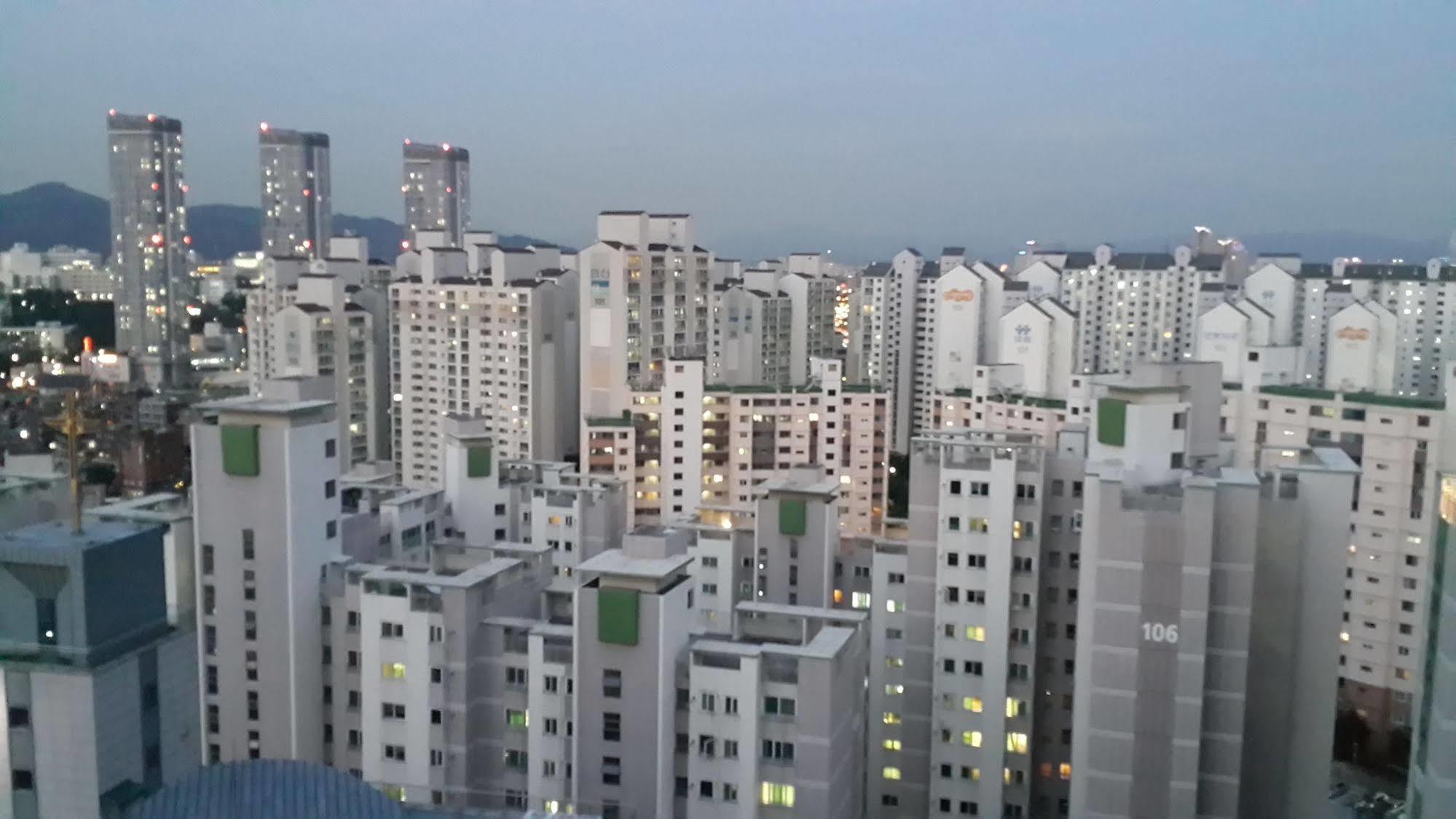 Hotel Spacious In Seoul