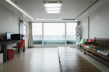 Hotel Spacious In Seoul
